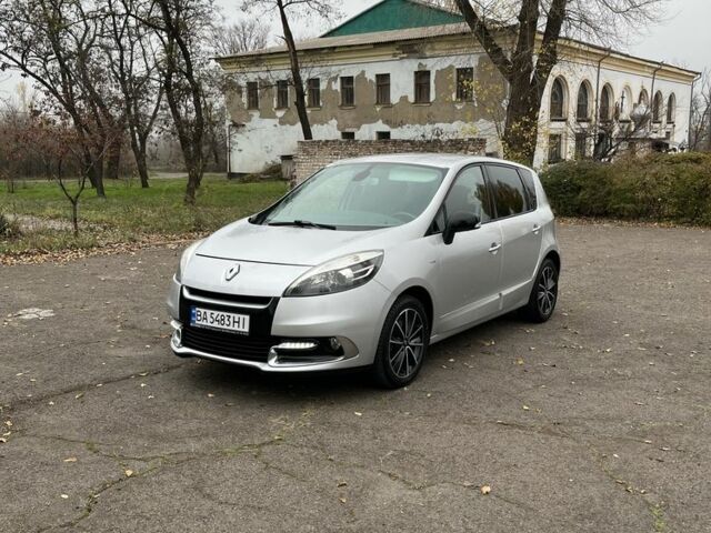 Серый Рено Megane Scenic, объемом двигателя 1.2 л и пробегом 203 тыс. км за 7300 $, фото 1 на Automoto.ua