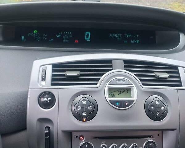 Серый Рено Megane Scenic, объемом двигателя 1.9 л и пробегом 242 тыс. км за 4650 $, фото 3 на Automoto.ua