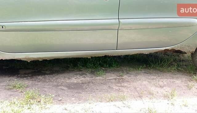 Серый Рено Megane Scenic, объемом двигателя 2 л и пробегом 200 тыс. км за 2500 $, фото 4 на Automoto.ua