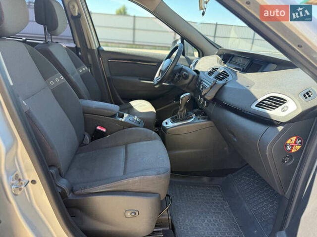 Серый Рено Megane Scenic, объемом двигателя 1.46 л и пробегом 350 тыс. км за 7000 $, фото 14 на Automoto.ua