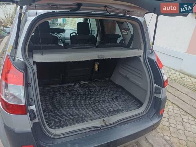 Сірий Рено Megane Scenic, об'ємом двигуна 1.6 л та пробігом 305 тис. км за 4300 $, фото 13 на Automoto.ua
