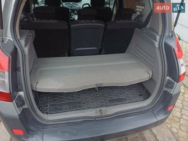 Сірий Рено Megane Scenic, об'ємом двигуна 1.6 л та пробігом 305 тис. км за 4300 $, фото 12 на Automoto.ua