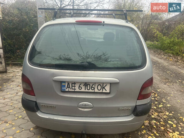 Серый Рено Megane Scenic, объемом двигателя 1.6 л и пробегом 320 тыс. км за 3100 $, фото 2 на Automoto.ua