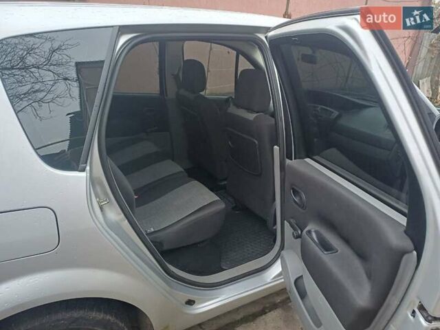 Сірий Рено Megane Scenic, об'ємом двигуна 1.6 л та пробігом 305 тис. км за 4300 $, фото 4 на Automoto.ua