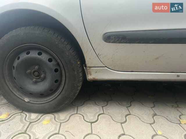 Серый Рено Megane Scenic, объемом двигателя 1.6 л и пробегом 320 тыс. км за 3100 $, фото 11 на Automoto.ua