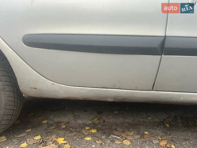 Серый Рено Megane Scenic, объемом двигателя 1.6 л и пробегом 320 тыс. км за 3100 $, фото 9 на Automoto.ua