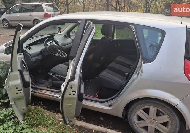 Серый Рено Megane Scenic, объемом двигателя 1.6 л и пробегом 160 тыс. км за 5000 $, фото 1 на Automoto.ua