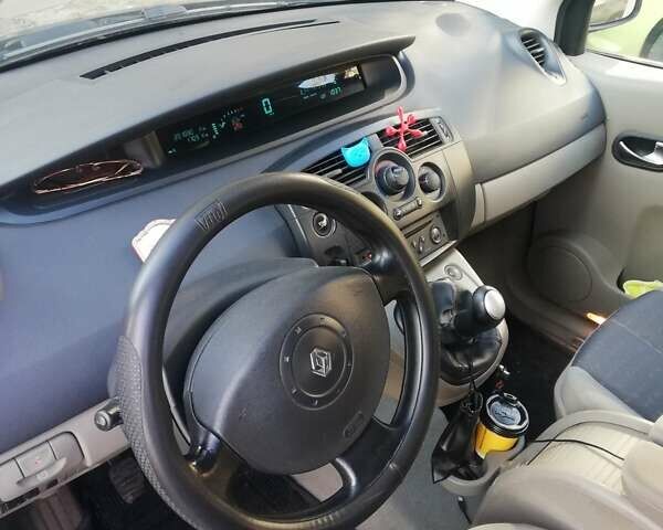 Серый Рено Megane Scenic, объемом двигателя 1.6 л и пробегом 200 тыс. км за 4300 $, фото 2 на Automoto.ua