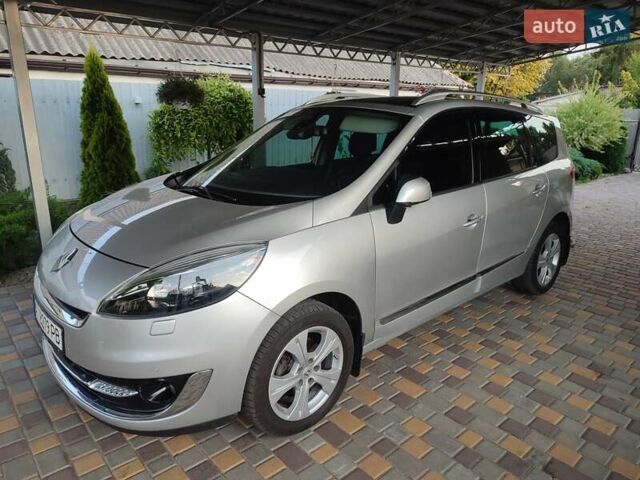 Серый Рено Megane Scenic, объемом двигателя 1.6 л и пробегом 232 тыс. км за 9200 $, фото 18 на Automoto.ua