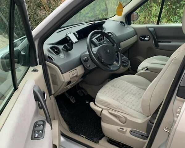 Сірий Рено Megane Scenic, об'ємом двигуна 0 л та пробігом 211 тис. км за 5700 $, фото 3 на Automoto.ua