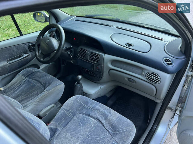 Серый Рено Megane Scenic, объемом двигателя 1.87 л и пробегом 222 тыс. км за 2500 $, фото 17 на Automoto.ua