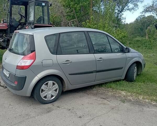 Серый Рено Megane Scenic, объемом двигателя 1.6 л и пробегом 220 тыс. км за 4300 $, фото 12 на Automoto.ua
