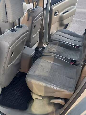 Серый Рено Megane Scenic, объемом двигателя 1.9 л и пробегом 277 тыс. км за 4400 $, фото 9 на Automoto.ua