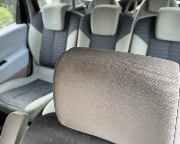 Серый Рено Megane Scenic, объемом двигателя 1.6 л и пробегом 286 тыс. км за 4000 $, фото 3 на Automoto.ua