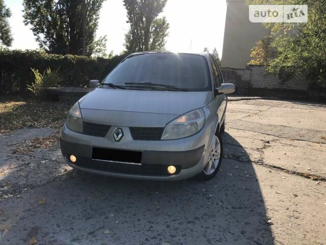 Серый Рено Megane Scenic, объемом двигателя 2 л и пробегом 262 тыс. км за 5200 $, фото 7 на Automoto.ua
