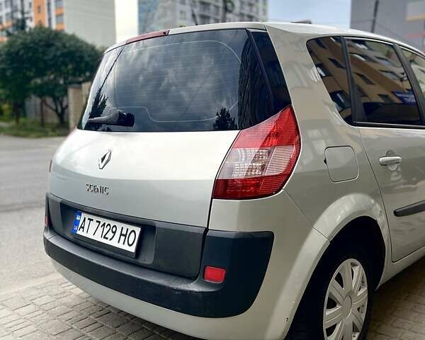 Серый Рено Megane Scenic, объемом двигателя 1.6 л и пробегом 293 тыс. км за 4200 $, фото 5 на Automoto.ua