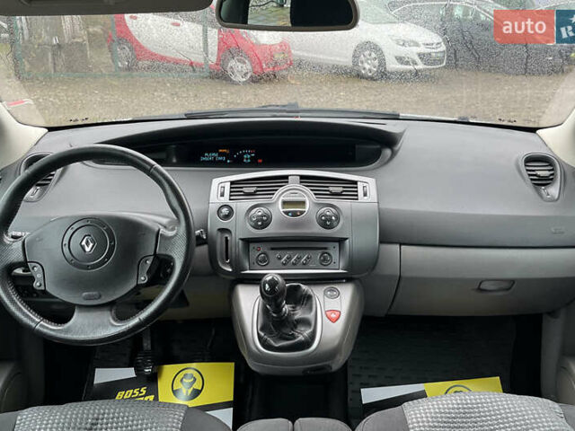 Сірий Рено Megane Scenic, об'ємом двигуна 2 л та пробігом 95 тис. км за 4650 $, фото 20 на Automoto.ua