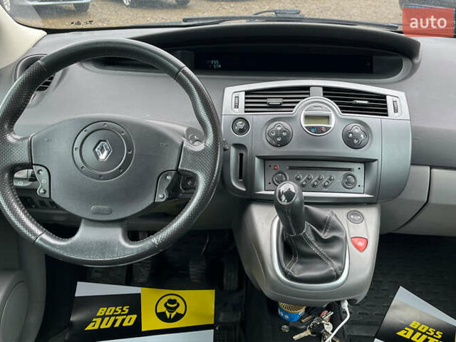 Сірий Рено Megane Scenic, об'ємом двигуна 1.6 л та пробігом 270 тис. км за 4700 $, фото 18 на Automoto.ua