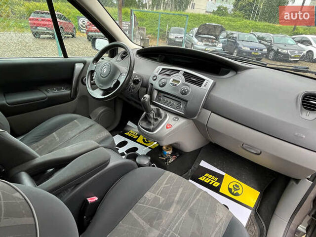 Сірий Рено Megane Scenic, об'ємом двигуна 1.6 л та пробігом 270 тис. км за 4700 $, фото 23 на Automoto.ua