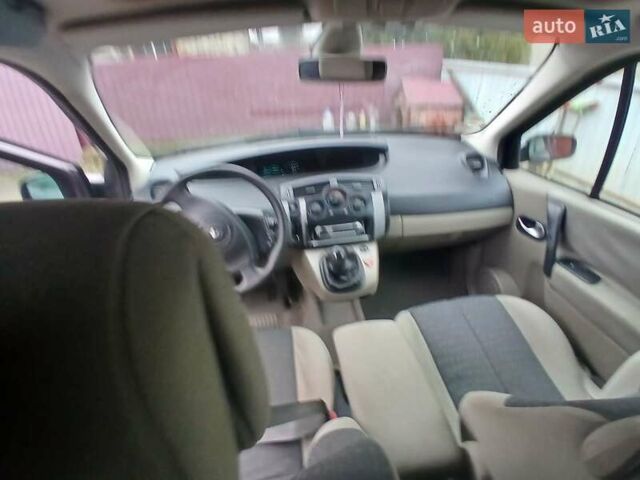 Сірий Рено Megane Scenic, об'ємом двигуна 1.6 л та пробігом 178 тис. км за 4700 $, фото 115 на Automoto.ua