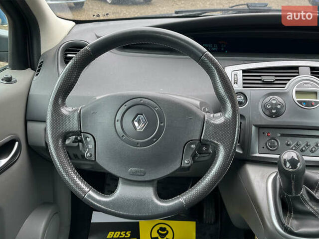 Сірий Рено Megane Scenic, об'ємом двигуна 1.6 л та пробігом 270 тис. км за 4700 $, фото 19 на Automoto.ua