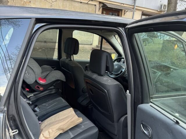 Сірий Рено Megane Scenic, об'ємом двигуна 1.6 л та пробігом 250 тис. км за 3900 $, фото 5 на Automoto.ua