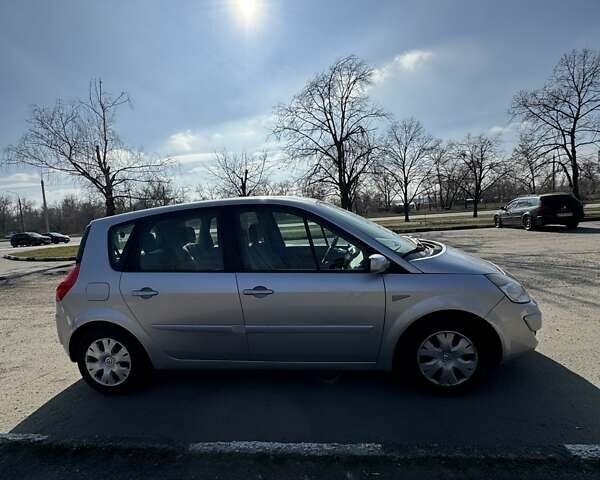 Серый Рено Megane Scenic, объемом двигателя 1.5 л и пробегом 236 тыс. км за 5400 $, фото 11 на Automoto.ua