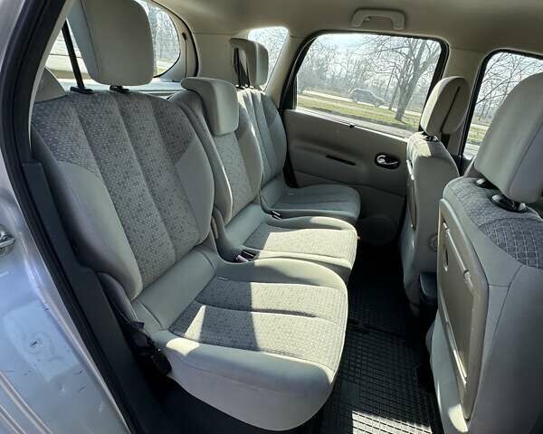 Серый Рено Megane Scenic, объемом двигателя 1.5 л и пробегом 236 тыс. км за 5400 $, фото 19 на Automoto.ua
