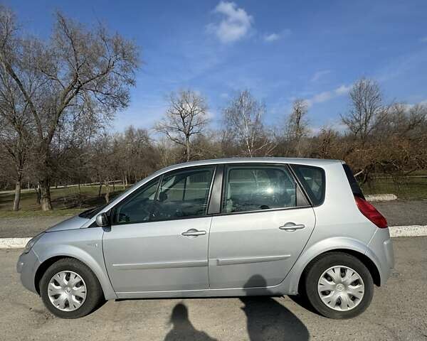 Серый Рено Megane Scenic, объемом двигателя 1.5 л и пробегом 236 тыс. км за 5400 $, фото 13 на Automoto.ua