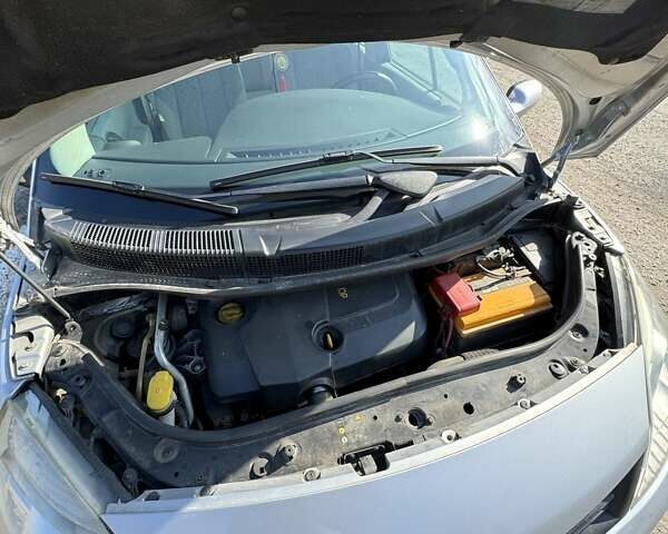 Серый Рено Megane Scenic, объемом двигателя 1.5 л и пробегом 236 тыс. км за 5400 $, фото 2 на Automoto.ua