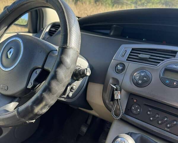 Сірий Рено Megane Scenic, об'ємом двигуна 1.5 л та пробігом 230 тис. км за 4600 $, фото 10 на Automoto.ua