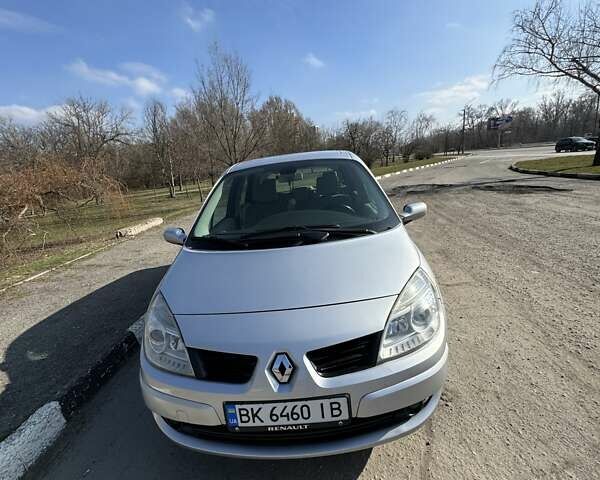 Серый Рено Megane Scenic, объемом двигателя 1.5 л и пробегом 236 тыс. км за 5400 $, фото 6 на Automoto.ua
