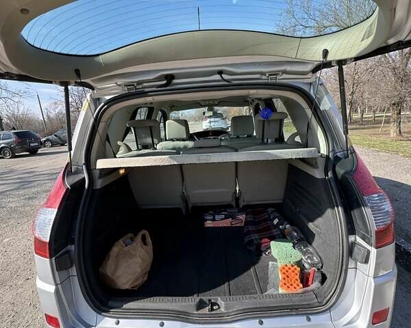 Серый Рено Megane Scenic, объемом двигателя 1.5 л и пробегом 236 тыс. км за 5400 $, фото 4 на Automoto.ua