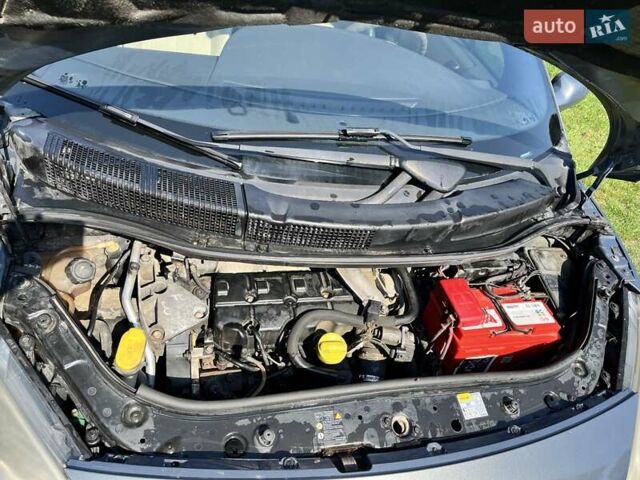 Сірий Рено Megane Scenic, об'ємом двигуна 1.9 л та пробігом 316 тис. км за 5000 $, фото 19 на Automoto.ua