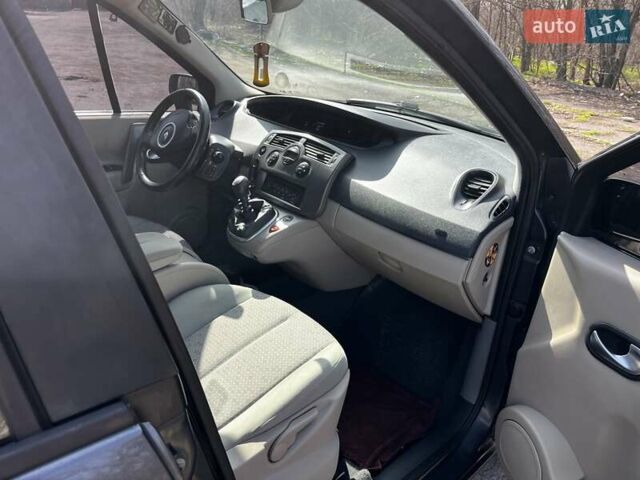 Серый Рено Megane Scenic, объемом двигателя 1.6 л и пробегом 285 тыс. км за 4500 $, фото 15 на Automoto.ua