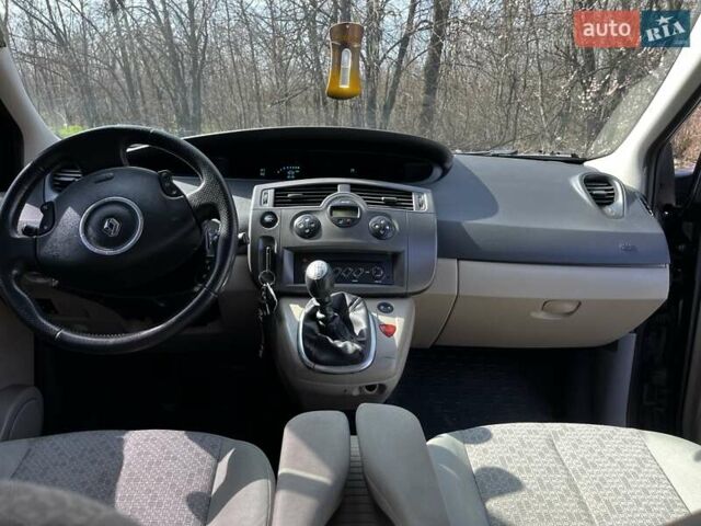 Серый Рено Megane Scenic, объемом двигателя 1.6 л и пробегом 285 тыс. км за 4500 $, фото 18 на Automoto.ua