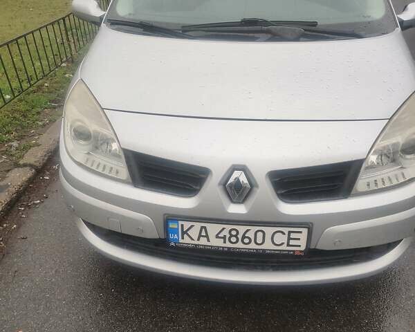 Сірий Рено Megane Scenic, об'ємом двигуна 2 л та пробігом 145 тис. км за 6999 $, фото 2 на Automoto.ua