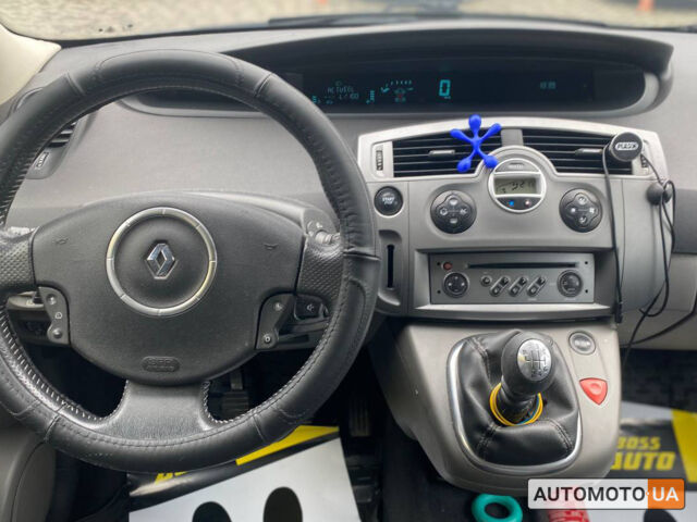 Серый Рено Megane Scenic, объемом двигателя 1.5 л и пробегом 256 тыс. км за 5999 $, фото 14 на Automoto.ua