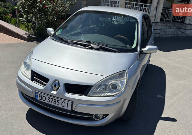 Сірий Рено Megane Scenic, об'ємом двигуна 2 л та пробігом 209 тис. км за 5999 $, фото 1 на Automoto.ua