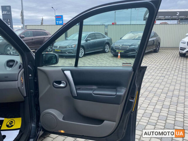 Серый Рено Megane Scenic, объемом двигателя 1.5 л и пробегом 256 тыс. км за 5999 $, фото 20 на Automoto.ua