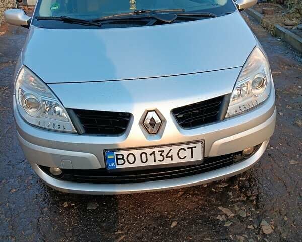 Серый Рено Megane Scenic, объемом двигателя 1.6 л и пробегом 190 тыс. км за 5700 $, фото 2 на Automoto.ua