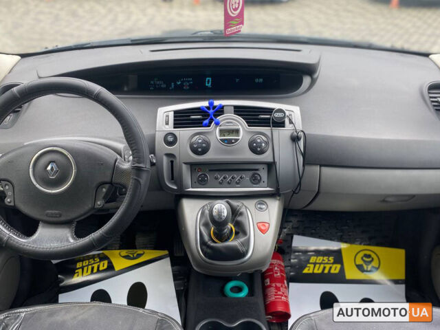 Серый Рено Megane Scenic, объемом двигателя 1.5 л и пробегом 256 тыс. км за 5999 $, фото 13 на Automoto.ua