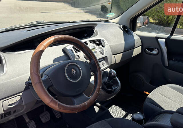 Сірий Рено Megane Scenic, об'ємом двигуна 2 л та пробігом 209 тис. км за 5999 $, фото 19 на Automoto.ua