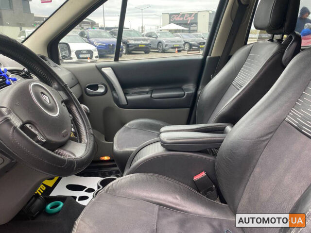Серый Рено Megane Scenic, объемом двигателя 1.5 л и пробегом 256 тыс. км за 5999 $, фото 11 на Automoto.ua