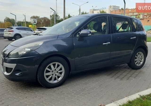 Серый Рено Megane Scenic, объемом двигателя 1.46 л и пробегом 240 тыс. км за 7900 $, фото 4 на Automoto.ua
