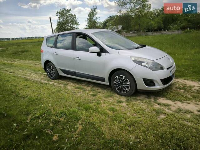 Серый Рено Megane Scenic, объемом двигателя 1.5 л и пробегом 245 тыс. км за 7000 $, фото 25 на Automoto.ua