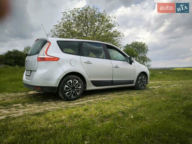 Серый Рено Megane Scenic, объемом двигателя 1.5 л и пробегом 245 тыс. км за 7000 $, фото 36 на Automoto.ua