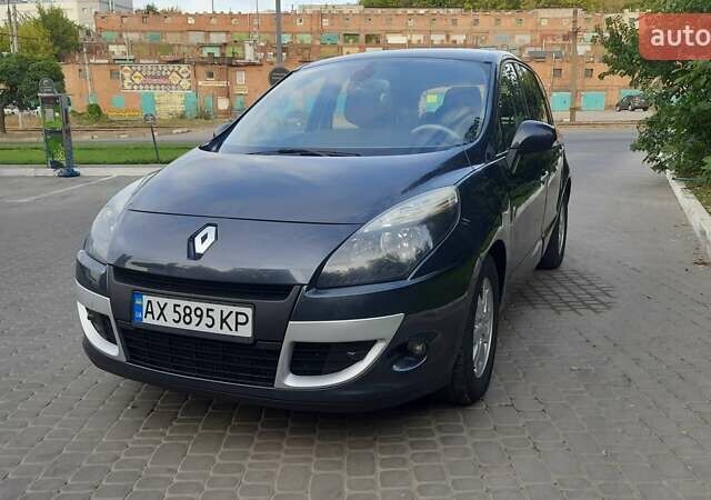 Серый Рено Megane Scenic, объемом двигателя 1.46 л и пробегом 240 тыс. км за 7900 $, фото 1 на Automoto.ua