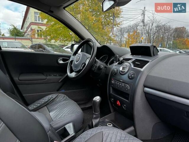 Серый Рено Megane Scenic, объемом двигателя 1.6 л и пробегом 270 тыс. км за 5990 $, фото 23 на Automoto.ua