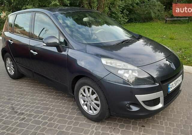 Серый Рено Megane Scenic, объемом двигателя 1.46 л и пробегом 240 тыс. км за 7900 $, фото 14 на Automoto.ua